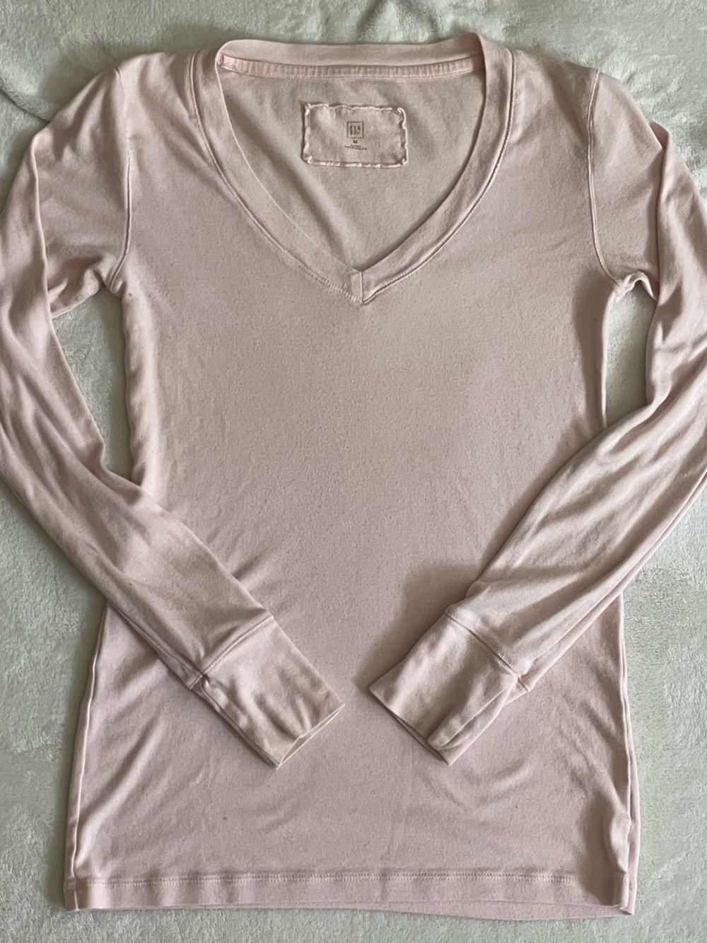 💥6/$35💥 Vintage 2007 GAP V-Neck Long Sleeve Pale Pink Top
